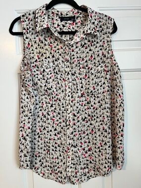 Apt. 9 L Sleeveless Button-down Shirt with Black, Cream & Pink Triangle Print